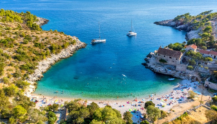 Dubovica-Beach-Hvar-Blog-Section-Image (1)