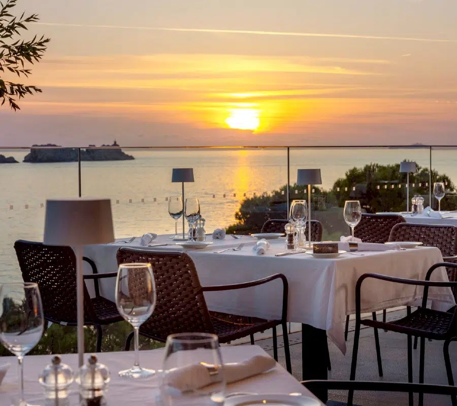 Hotel More restaurant with sunset views