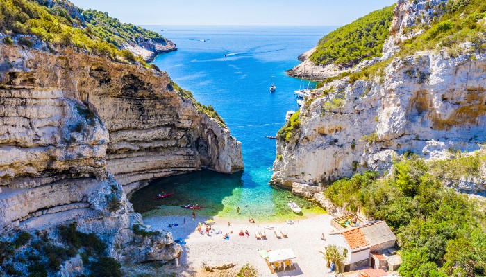 Stiniva-Cove-Vis-Blog-Section-Image
