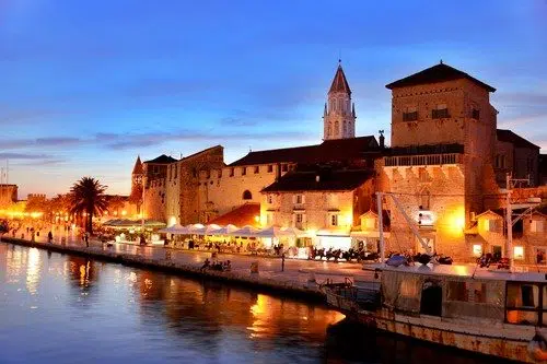 Old-town-of-Trogir-in-Dalmatia-