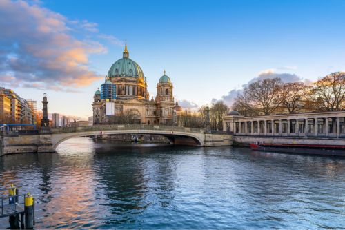 _Berlin cathedral during sunset