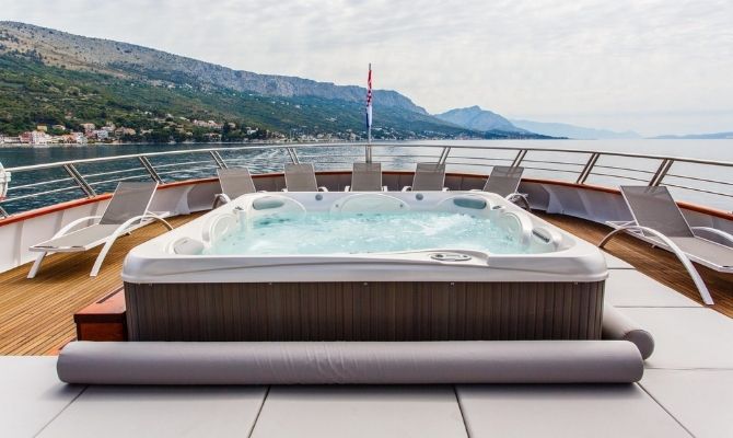 MS-Ban-Hot-Tub