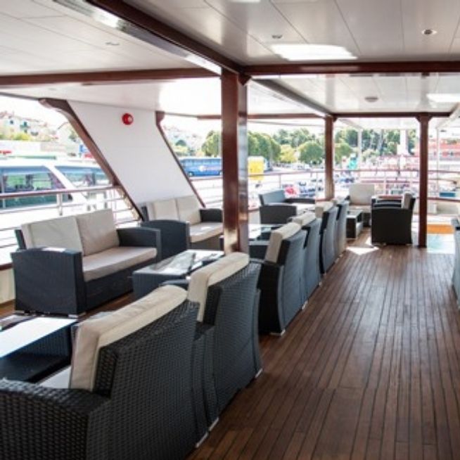 MS-Stella-Maris-Lounge-Area