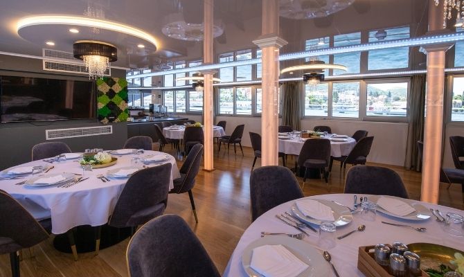 MV-Antaris-dining