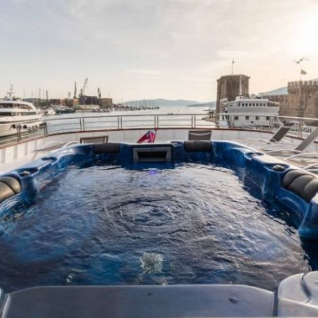 MV-New-Star-Hot-tub