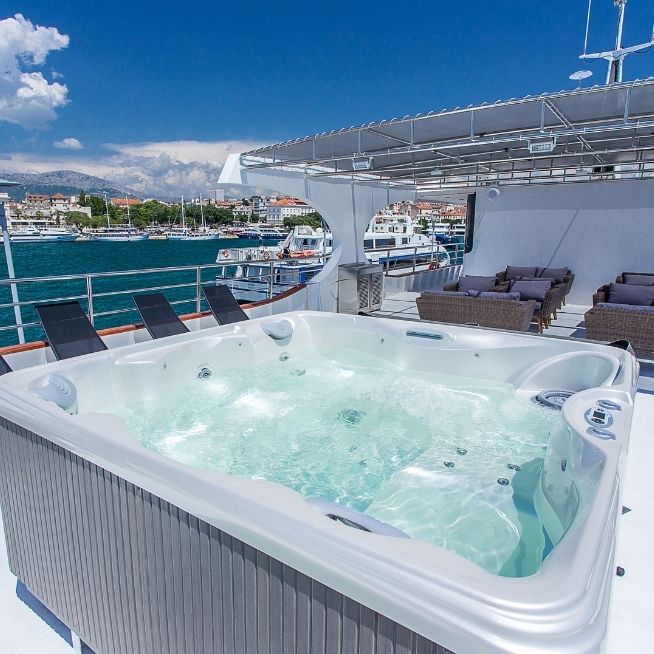 My-Way-hot-tub
