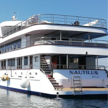 Nautilus-rear