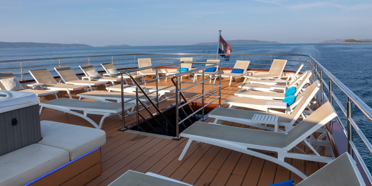 MV Memories Ship sundeck