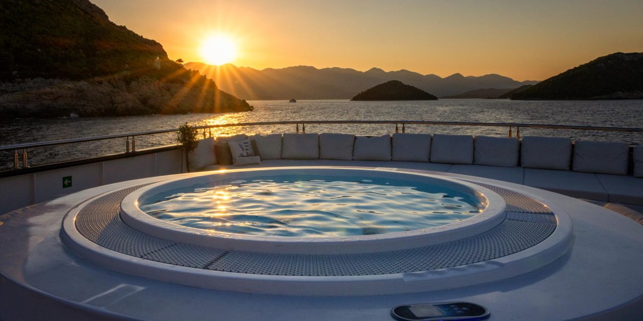 Aretis Jacuzzi at Sunset